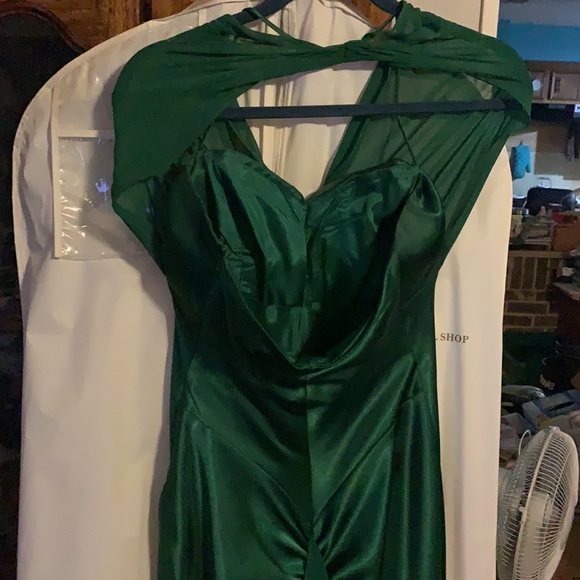 Beautiful prom/bridesmaid dress, emerald green - Picture 3 of 3